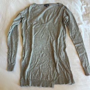 Splendid light grey sweater with side slit size xs